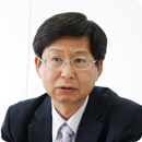 生産管理部 部長 内山 三智雄