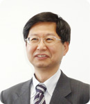 生産管理部 部長 内山 三智男