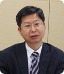 生産管理部 部長 内山 三智男