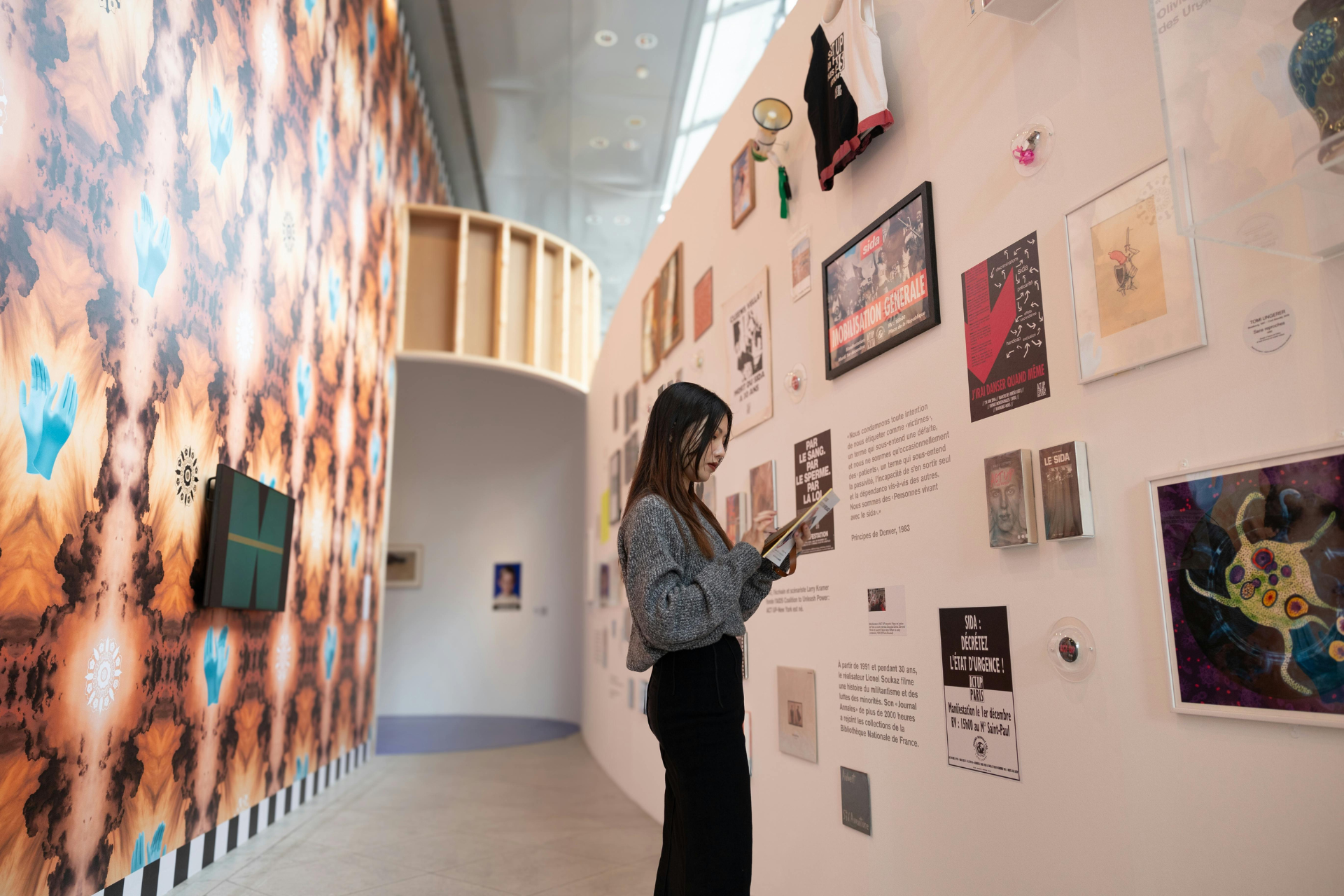 Commercial printing requirements: color tone reproduction, fast drying, paper suitability and lightfastness