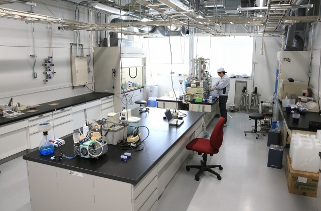 Lab facility